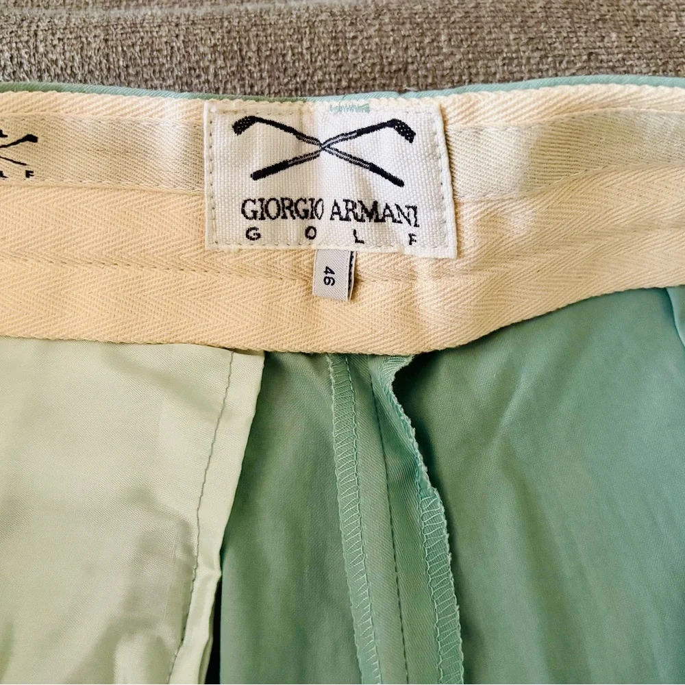 NWOT Giorgio Armani Golf Size EU 46 / Women’s XS Safe Green Trouser Front Shorts - Picture 2 of 12